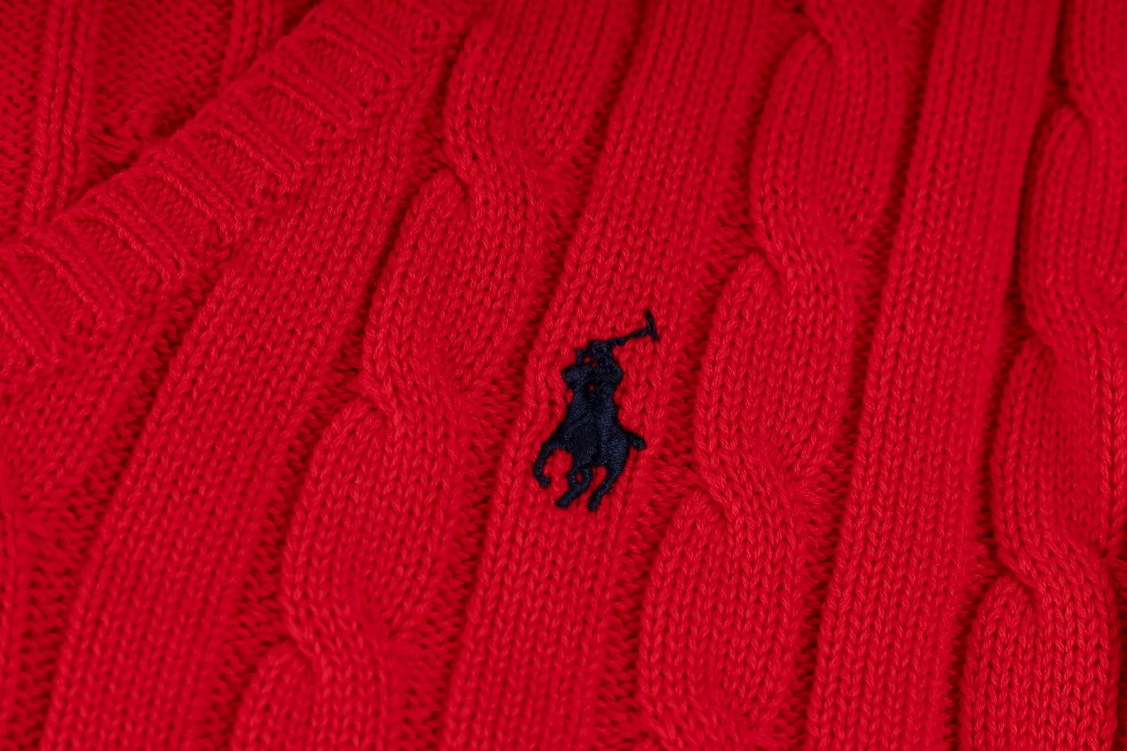 P210 #R90 RALPH LAUREN Thirteen colors of Ralph Lauren classic small label embroidery V-neck pullover cable cardigan sweater women's top, high-density LOGO embroidery on the chest, original customization of tag accessories. Made of pure cotton yarn, pure cotton is skin-friendly and comfortable, small label war horse embroidered twist button V-neck sweater🐎High quality, follow the blogger to learn how to wear it! Let’s buy a Ralph Lauren cable sweater. It’s a super hard-to-find series after it became popular. It’s hard to find one on the official website. It’s simple and practical to wear, with a lazy and loose feel. The thickened fabric has more texture, feels soft and delicate, and has a loose fit. Whether worn alone or layered, you can wear different styles of fashion with just one piece!   Size： Sleeve length: 60/61/62/63